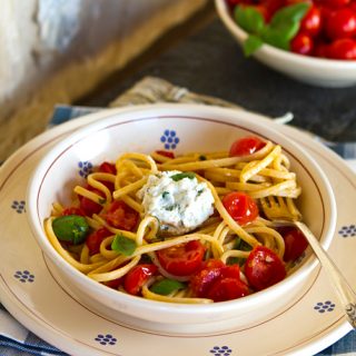 Pasta With Cherry Tomatoes and Herbed Ricotta